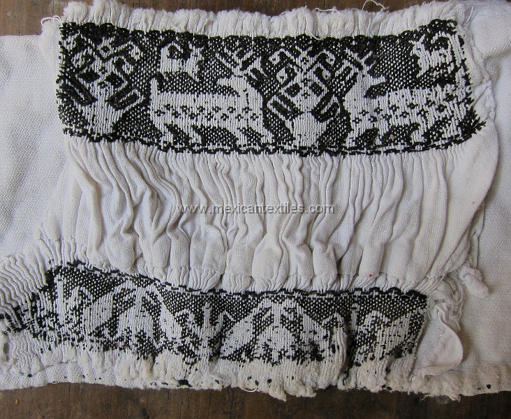 Ixtenco_embroidery_ (18 of 34).jpg - another sleeve